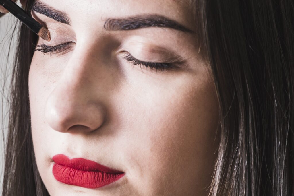 Why Bold Bushy Eyebrows Are So Popular